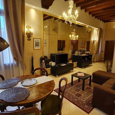 Residenza Ca' Brighella Apartment Venesia Bagian luar foto