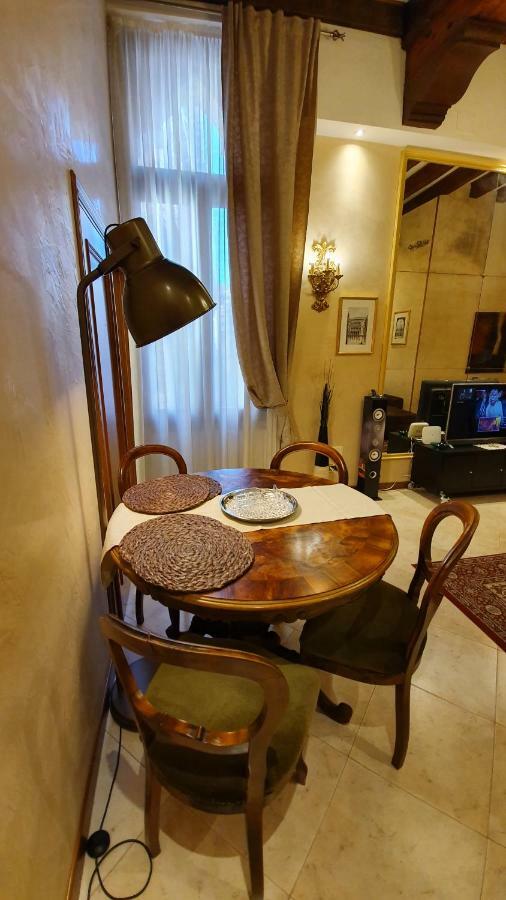 Residenza Ca' Brighella Apartment Venesia Bagian luar foto