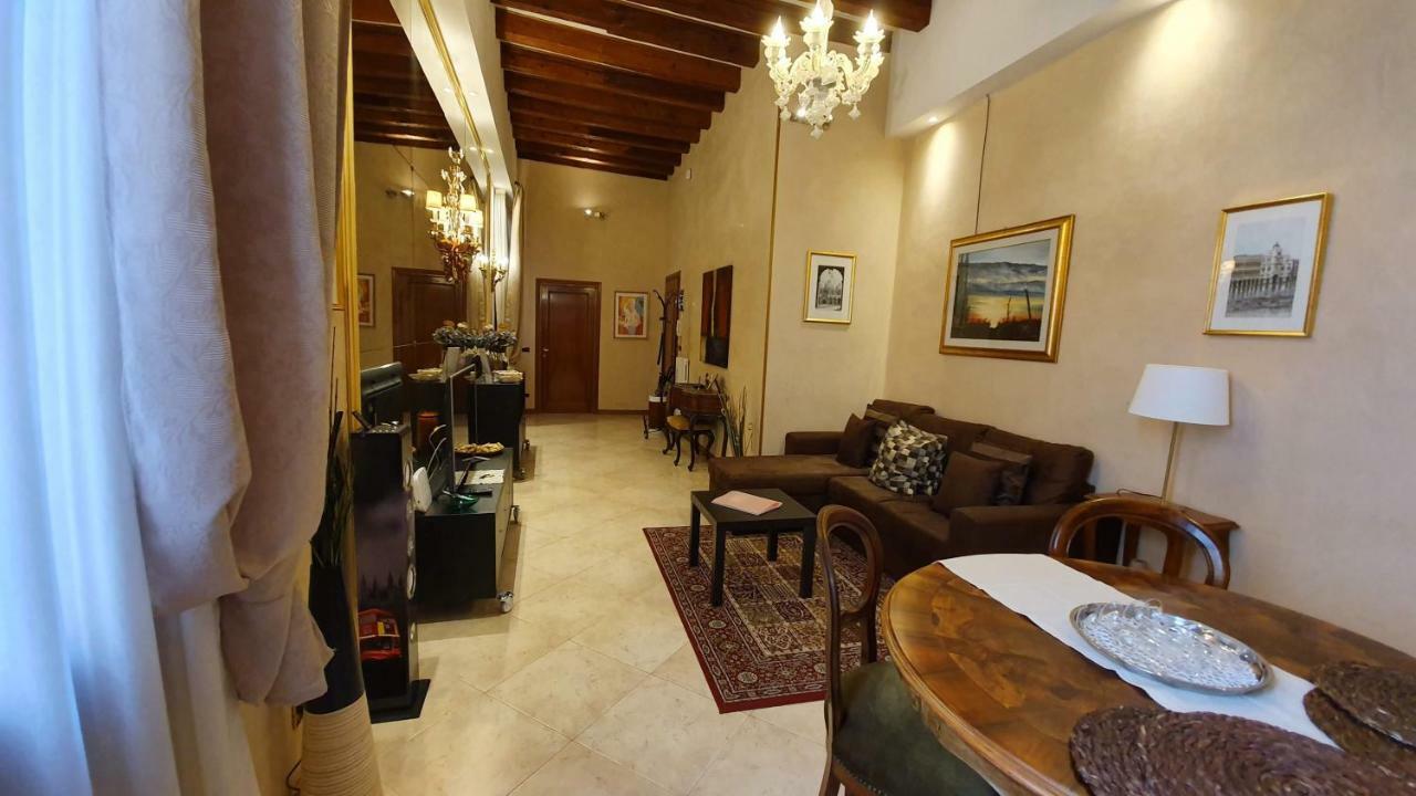 Residenza Ca' Brighella Apartment Venesia Bagian luar foto